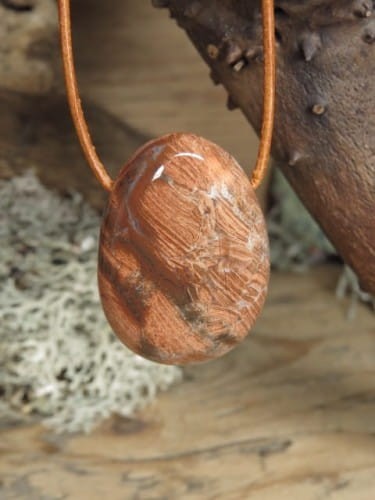 jaspis--amulet-na-rzemieni.jpg